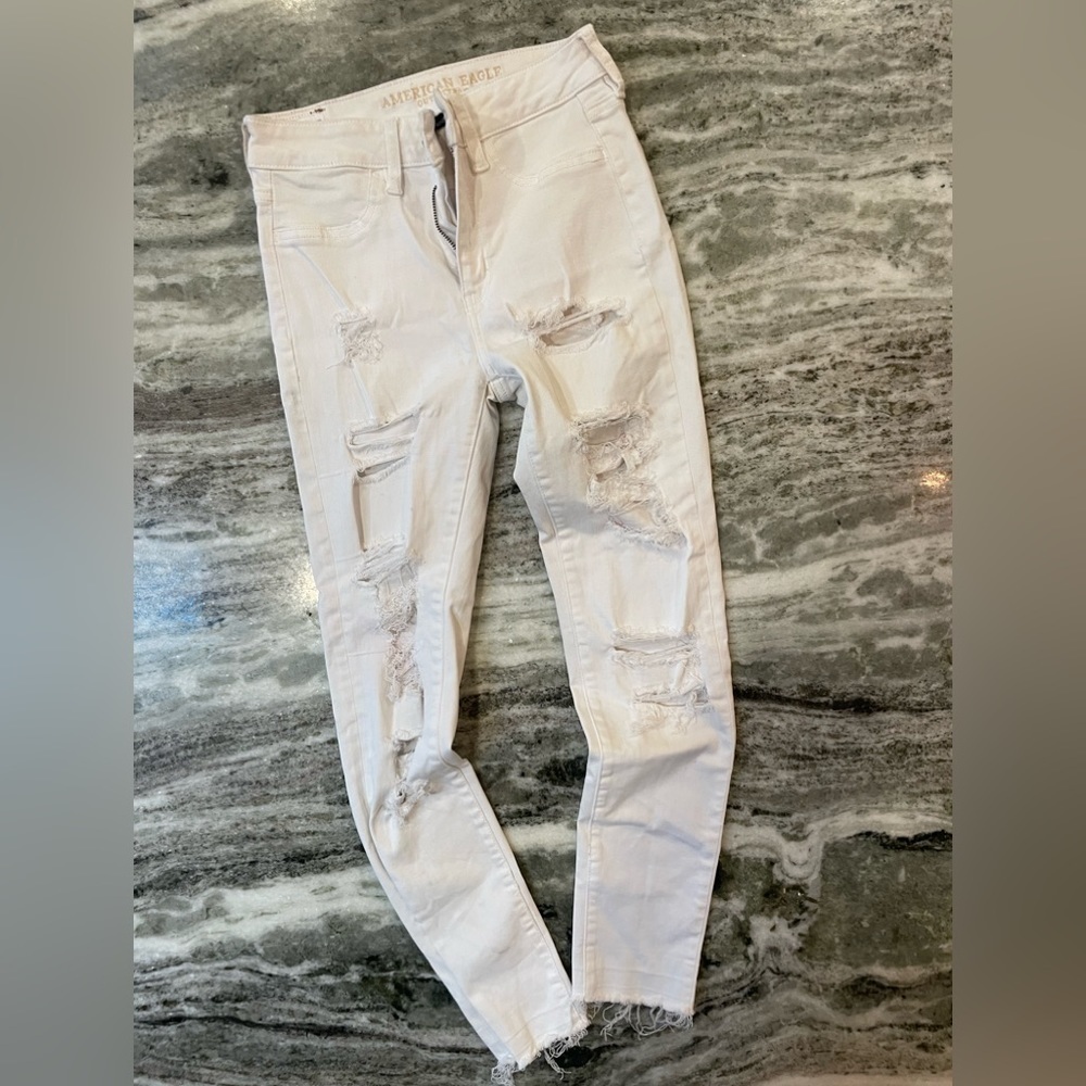 American Eagle White Distressed Skinny Jeans Size 4 Reg